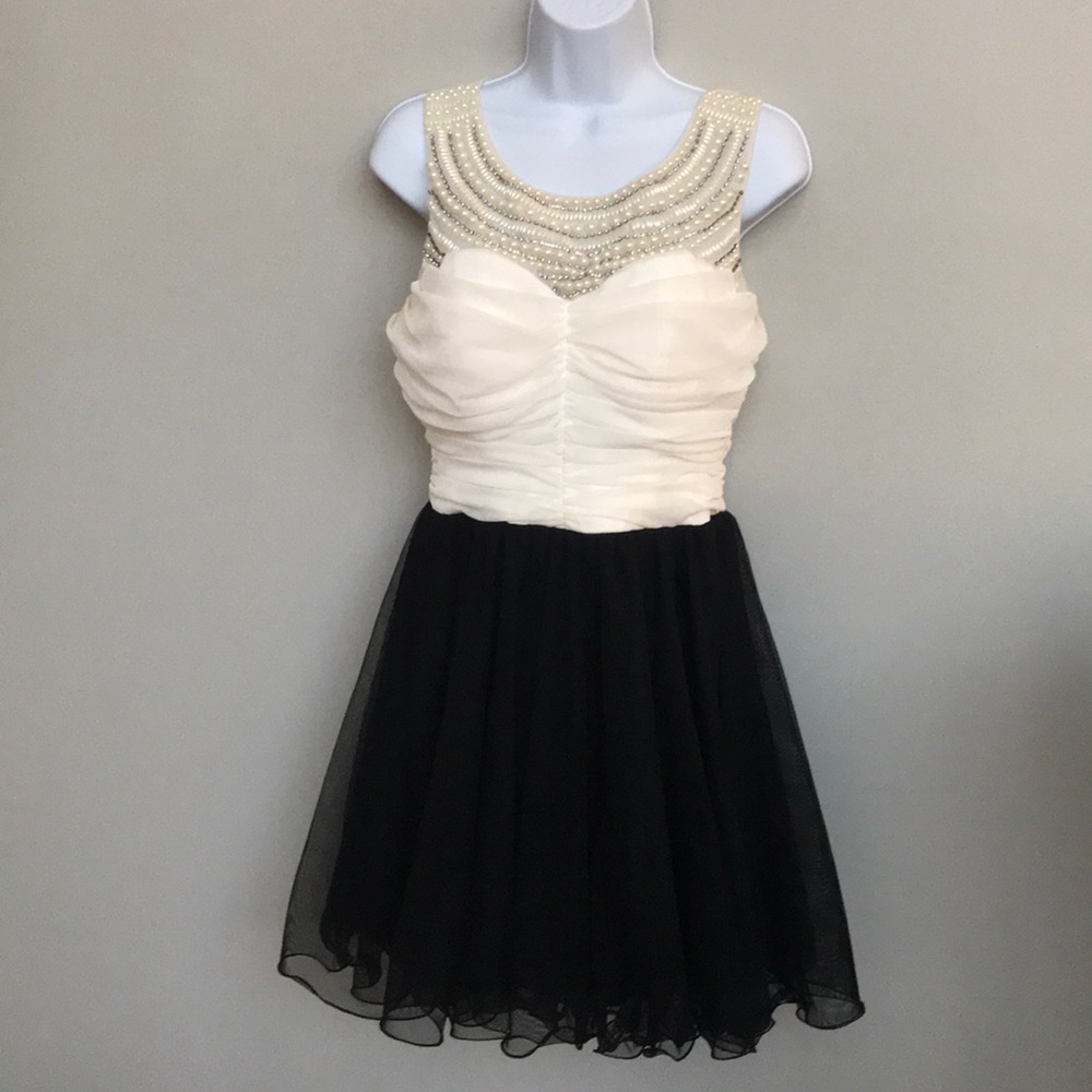 As You Wish Beaded/Pearl Neckline Dress Size 9